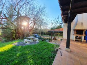 Villa de 5 chambres avec vue sur le lac piscine privee et jardin amenage a Montricoux