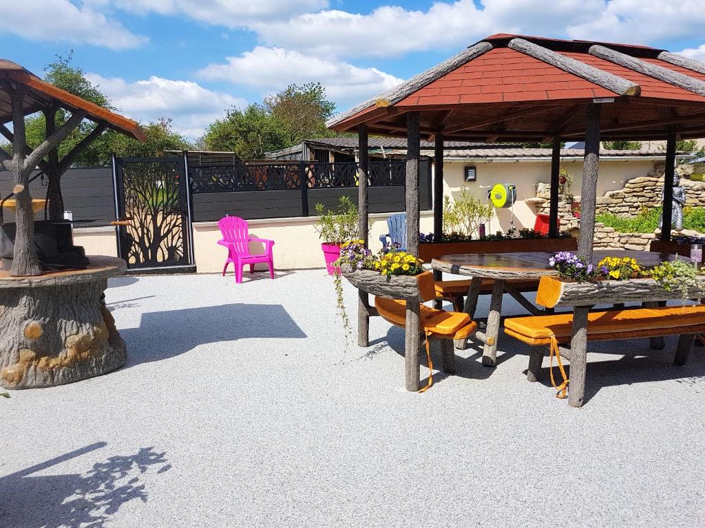 Villa de 6 chambres avec piscine privee jacuzzi et jardin clos a Ottonville 15 Rue Saint-Paul, 57220 Ottonville et Ricrange