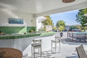 Villa de 6 chambres avec piscine privee jacuzzi et jardin clos a Saint Germain d'Esteuil