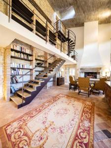 Villa de 6 chambres avec piscine privee jardin amenage et wifi a Cahors