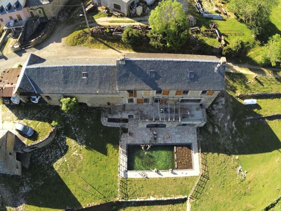 Villa de 6 chambres avec piscine privee jardin clos et wifi a Mur de Barrez