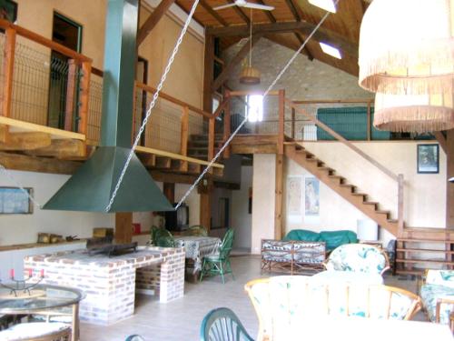 Villa de 6 chambres avec piscine privee jardin clos et wifi a Saint Paul Flaugnac