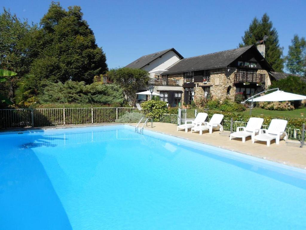 Villa Villa de 8 chambres avec piscine privee jardin amenage et wifi a Haut de Bosdarros 12 Route de Lys 64800 Haut-de-Bosdarros