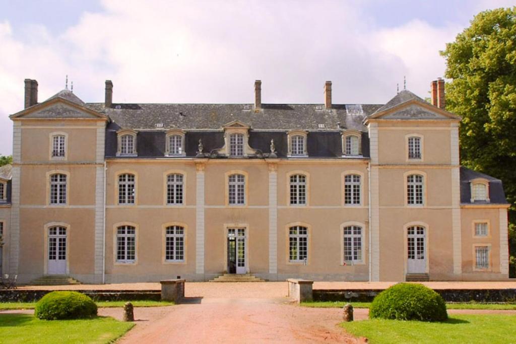 Villa Villa de 8 chambres avec piscine privee jardin amenage et wifi a La Quinte Château D'Eporcé 72550 La Quinte