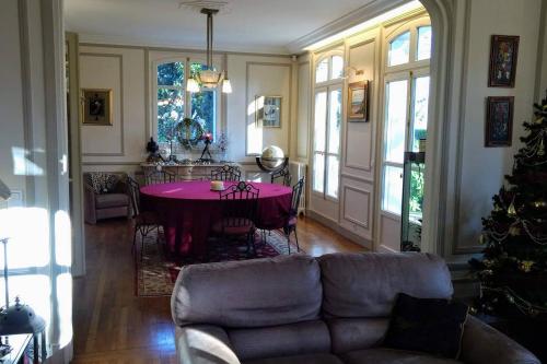 Villa de caractère 8 à 16p, 350 m2 - 15 mn Paris, 10 mn Versailles