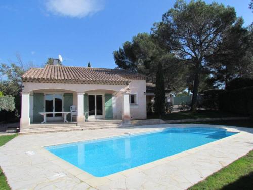 villa de charme, 8 pers, climatisée, piscine chauffée, calme garanti