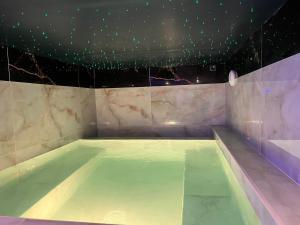 Villa de charme avec piscine chauffée, Jacuzzi et Sauna