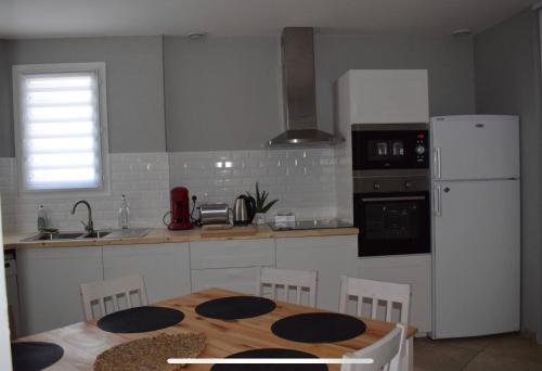 Villa de charme avec piscine couverte et 2500m2 de terrain