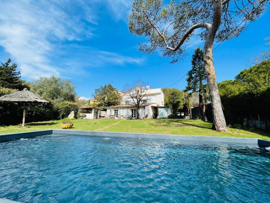 Villa VILLA de CHARME FRENCH RIVIERA COTE D'AZUR CANNES et PLAGES à 9km Chemin des Cigales 06370 Mouans-Sartoux