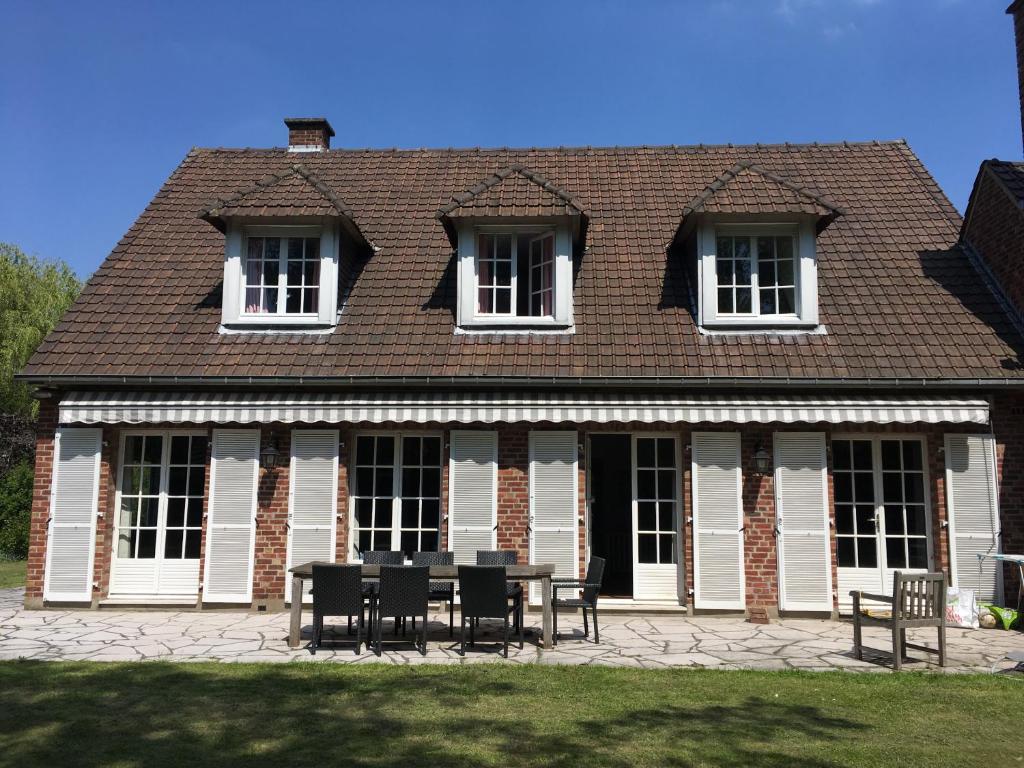 Villa De Louva by Intendance Excellency