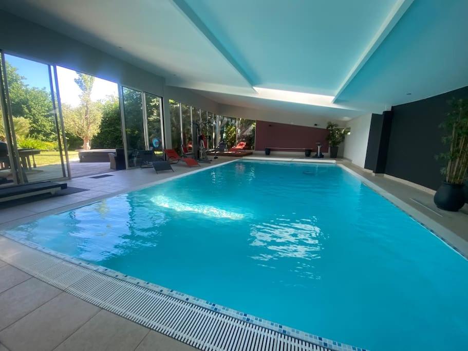 Villa de Luxe avec Piscine Intérieure, Fitness Spa 350m2, campagne proche mer Keriunan, 29290 Saint-Renan