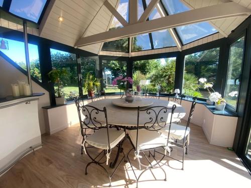 Villa de Luxe avec Piscine Intérieure, Fitness Spa 350m2, campagne proche mer