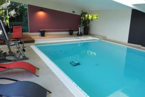 Villa de Luxe avec Piscine Intérieure, Fitness Spa 350m2, campagne proche mer