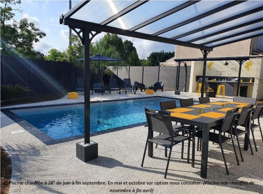Villa des palmiers - Magnifique villa avec piscine privée et chauffée selon saison 5 Rue Paul Pons, 47240 Bon-Encontre