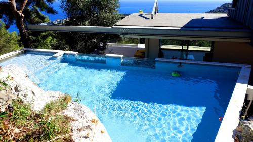 VILLA DYONIS VI4231By Riviera Holiday Homes