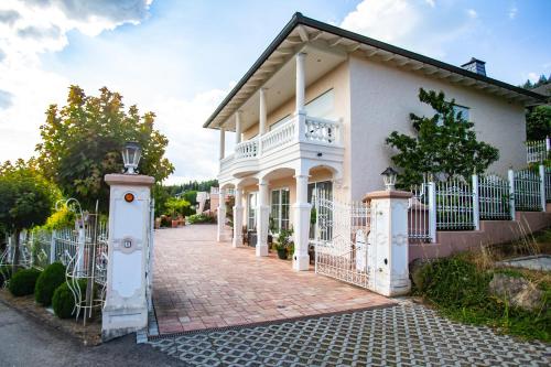 Villa Eifelpalace am Nürburgring