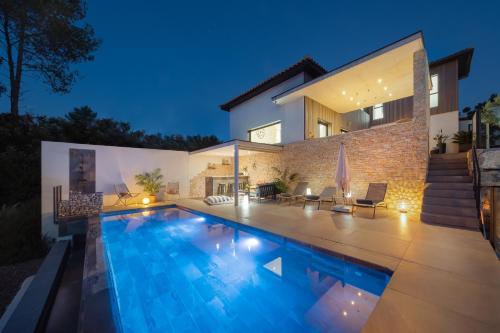 Villa Elegencia