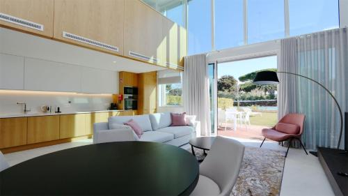 Villa Emilia - Clever Details , Central Vilamoura, Sleeps 6, luxury, walking distance