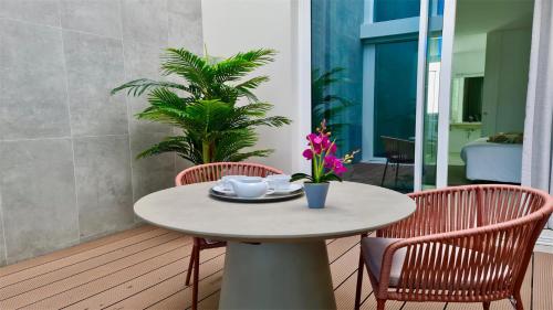 Villa Emilia - Clever Details , Central Vilamoura, Sleeps 6, luxury, walking distance
