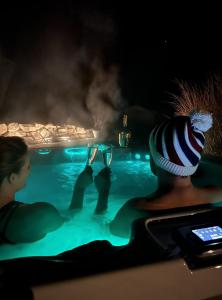 *Villa en Loire* avec Jacuzzi 6 places & Piscine chauffée.