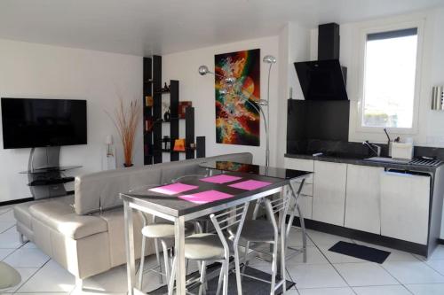 VILLA ENTIERE TARBES CONFORT ,CHARME & BONHEUR