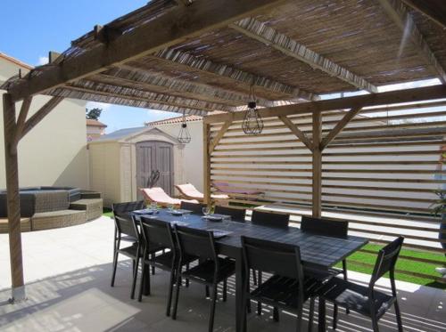 Villa familiale piscine jacuzzi 15 min des plages 6CAPDAL14