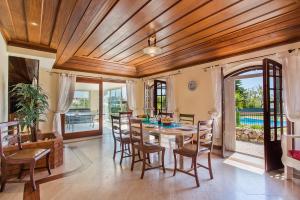 Villa Fontainha by Villa Plus