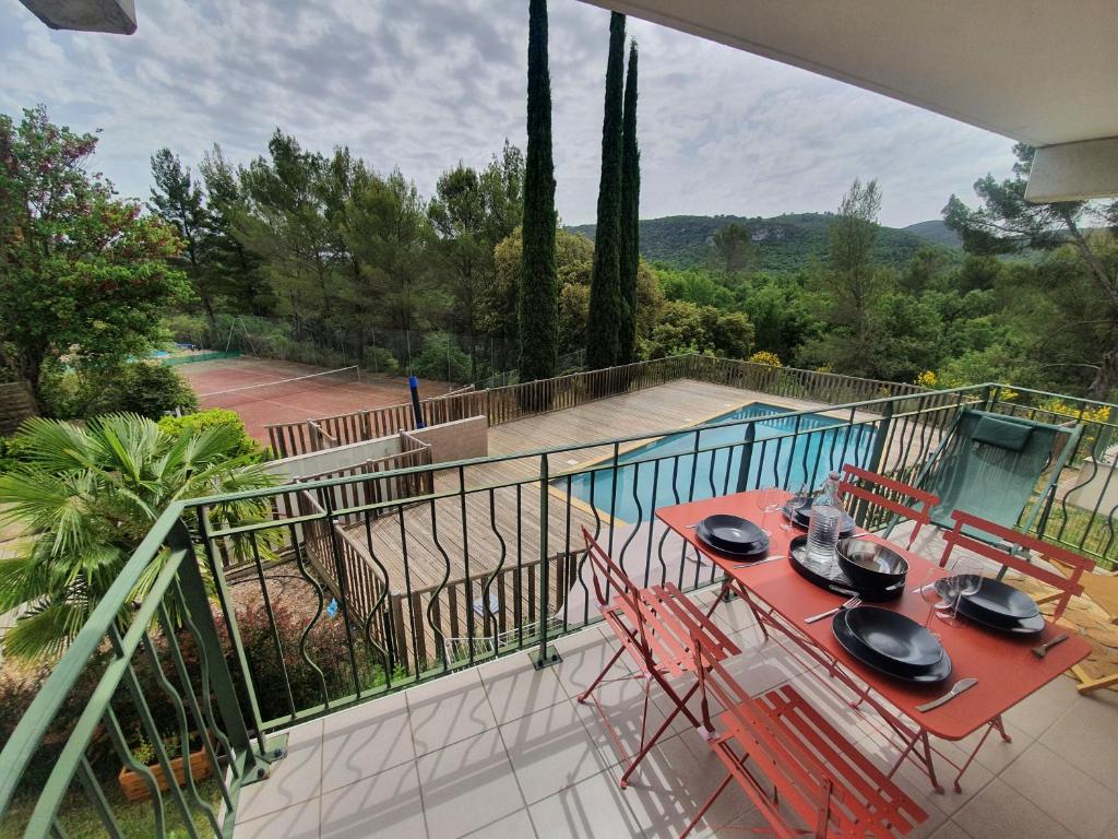 Villa for 9 people 15 mins walk from the beaches and the center of Ste Maxime 83120 Sainte-Maxime