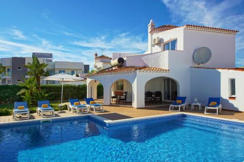 Villa Francella- Relaxing holidays in an ideal location
