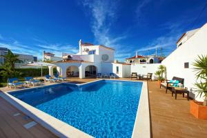 Villa Villa Francella- Relaxing holidays in an ideal location Rua Almeida Garrett 39 8200-272 Albufeira Algarve