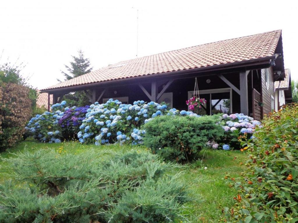 VILLA GARATENBORDA proche Biarritz avec piscine jacuzzi salle de sport parking pétanque fronton 64200 Arcangues