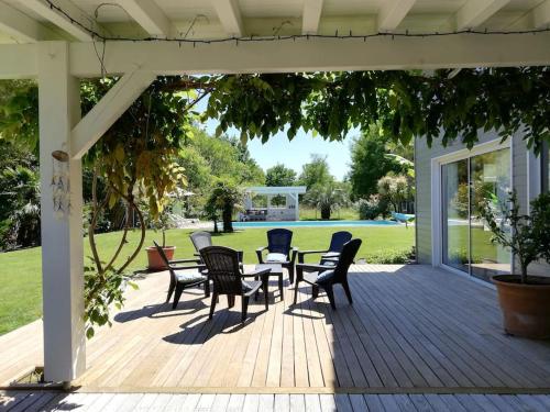 VILLA GLORIEUX LANDES - spacieuse et piscine chauffée