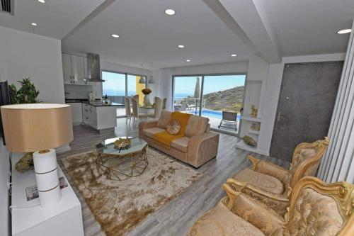 Villa Golden Charm