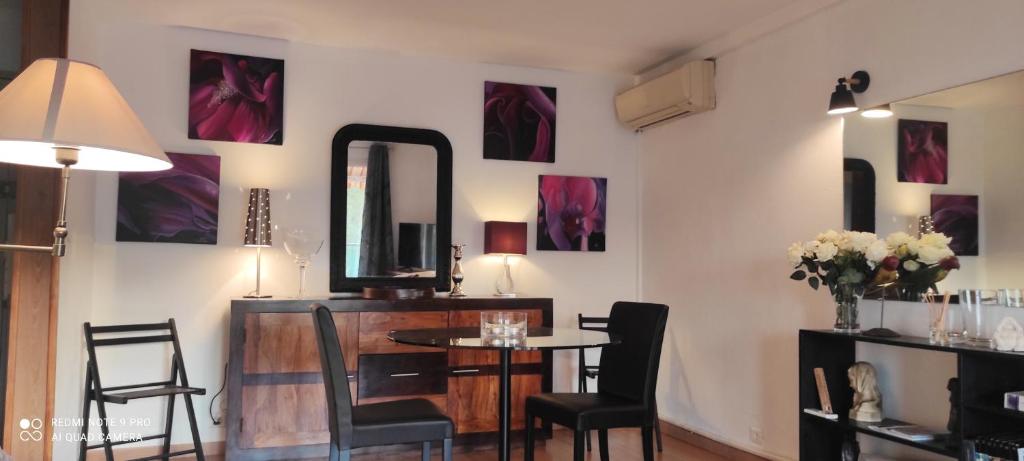 Villa Goshen 8600-169 Lagos