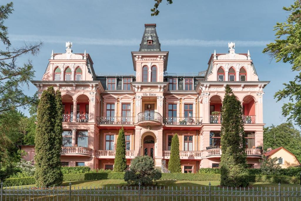 Villa Villa Hintze - Sommerresidenz Delbrückstrasse 44 17424 Heringsdorf