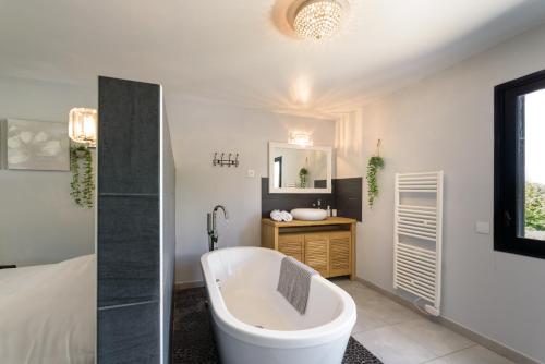 Villa Holidays - Piscine chauffée et privée - clim - wifi - parking privée - Netflix