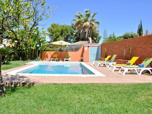 Villa in a quiet area with private pool near the golf courses and the marina