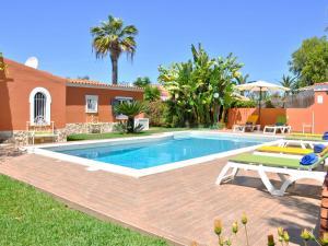 Villa in a quiet area with private pool near the golf courses and the marina