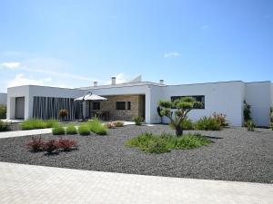 Villa in Alcoba a with private pool heated in high season