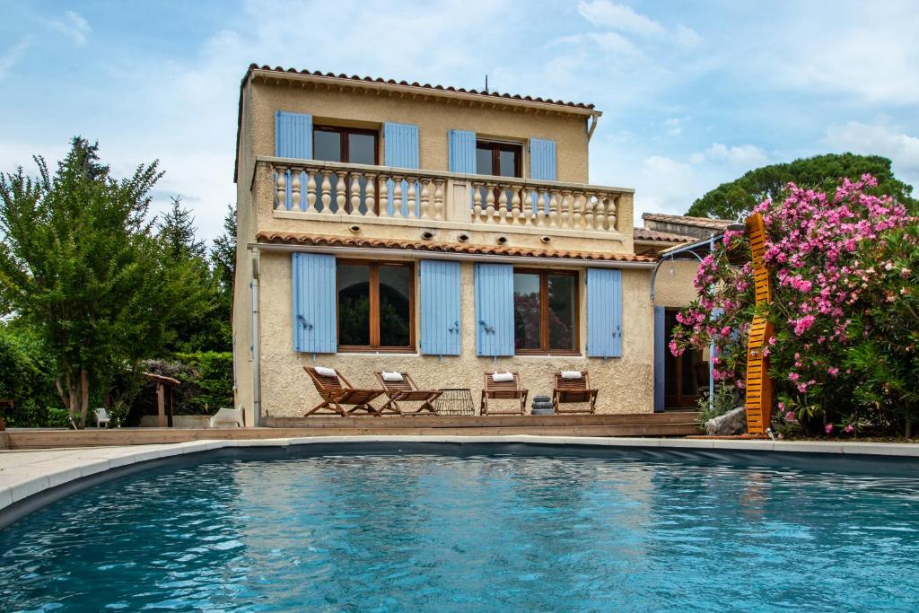 Villa Villa in Provence with private pool 300 Chemin Camin Di Gaffo 84800 LʼIsle-sur-la-Sorgue