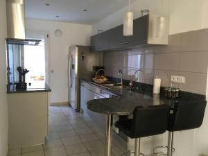 Villa individuelle avec piscine privée, clim, internet