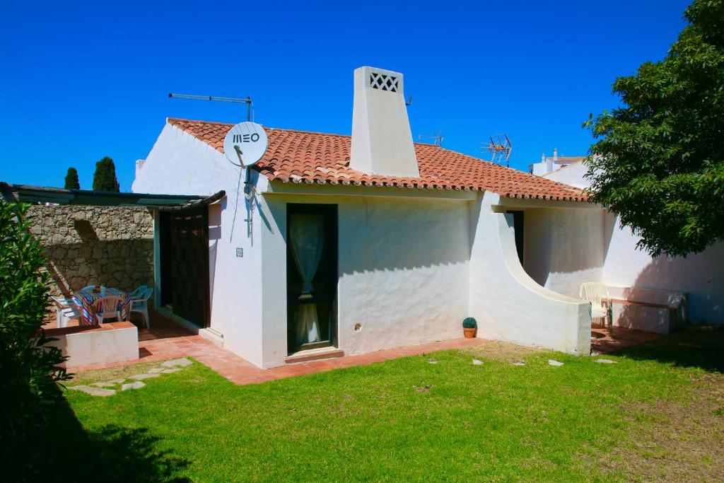 Villa Jacaranda - 550m from the beach - Free WIFI - By Bedzy Aldeamento Jacaranda, A14 - Rua das Margaridas, 8200-184 Albufeira