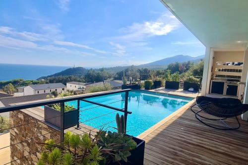 Villa K. avec piscine sur les hauts de Lavasina