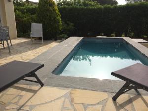 Villa L'Adret - piscine jacuzzi non chauffée en hiver