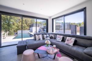 Villa Villa La Résilience - Piscine - Parking - Wifi 328 Avenue de l'Espeoutier 83600 Les Adrets de Frejus Provence-Alpes-Côte d\'Azur