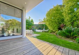 Villa Le 15 - Luxurious Architect Designed House in Cannes