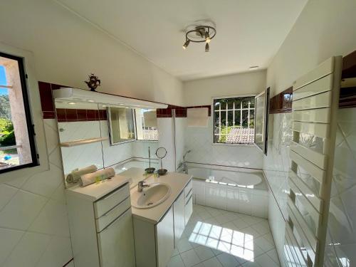 Villa Le Cros YourHostHelper