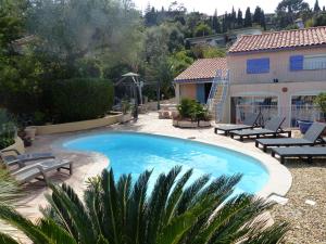 Villa Le Lavandou, 5 pièces, 8 personnes - FR-1-308-162