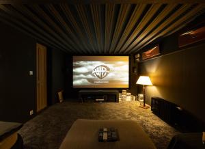 VILLA LE LOFT - CALME & DECO - Patio intime - Salle de Cinéma - Centre Ville