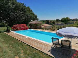 Villa Villa Lembarrat vue sur côteaux jardin et piscine couverte, accès PMR facilité 97 D287 47600 Calignac Aquitaine